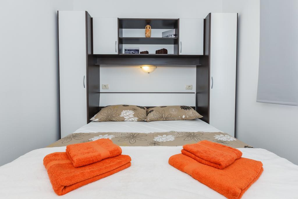 Apartments Viljac Trogir Kamer foto
