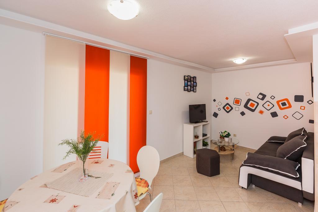 Apartments Viljac Trogir Kamer foto